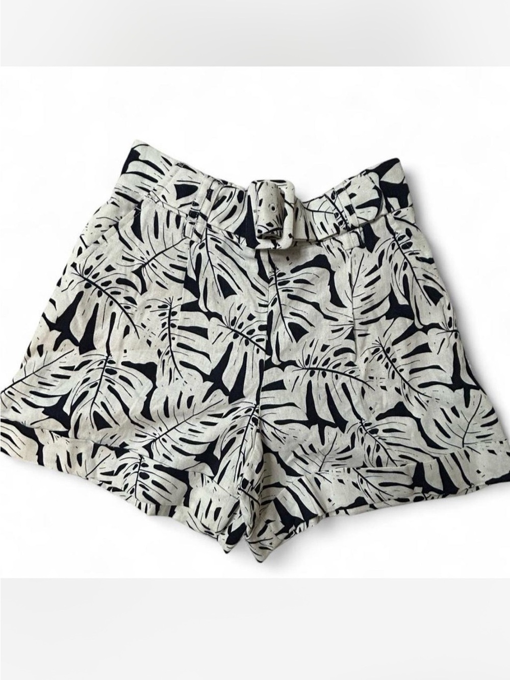 High-Waist Paperbag Leaf Print Shorts - Black & Cream